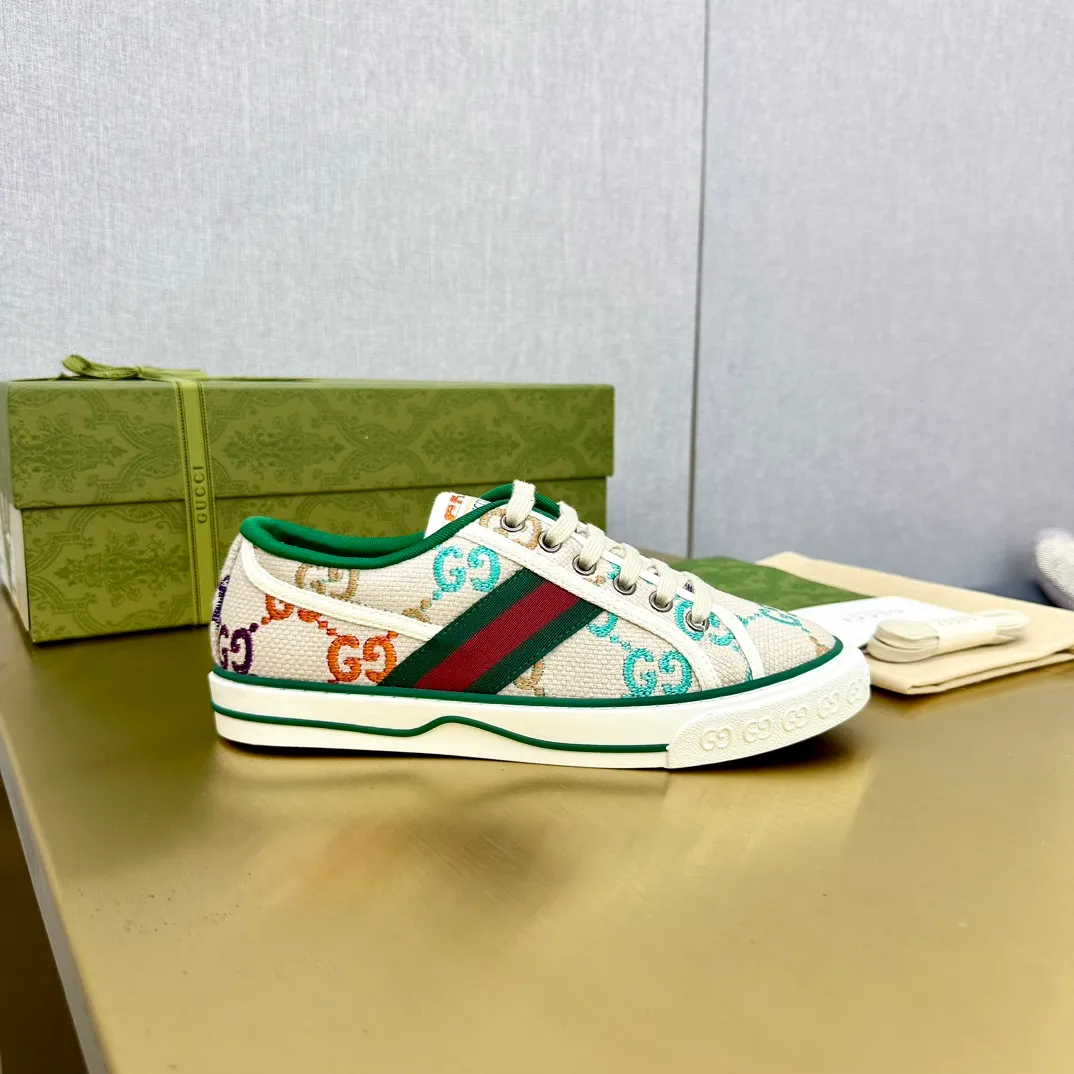 👟👟Ex-factory price 440👟👟 GUCCI 2020 latest classic 1977 low-top double G canvas shoes, original purchase, 1:1 development, original lasting process. Size: 35-45/45. Customized items are non-returnable and must be paid first. . ...new version complete package...